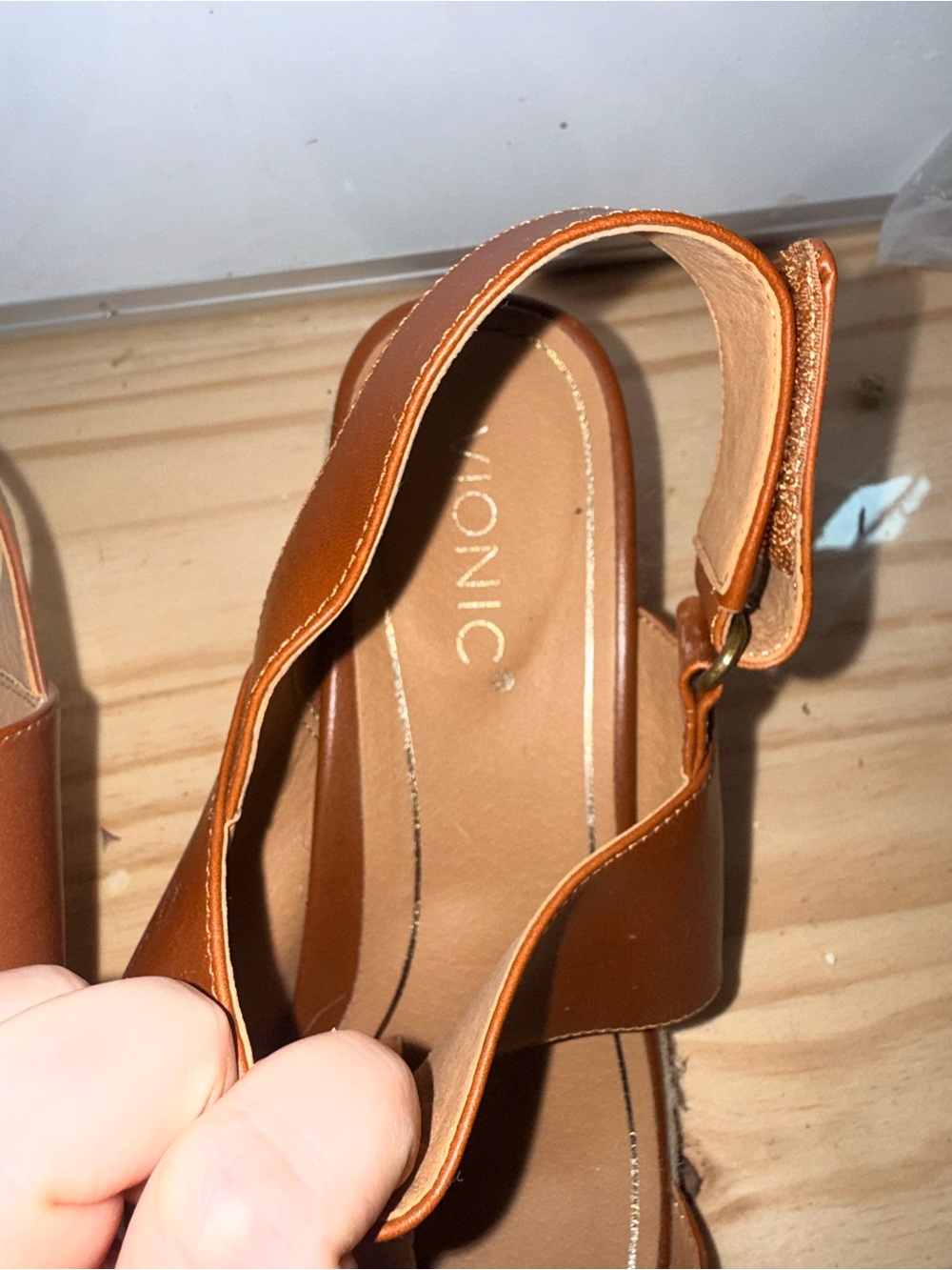 Vionic Women’s Tan Leather Wide-Strap wedges - Picture 2 of 4
